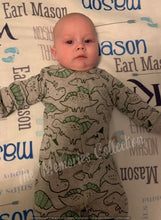 Load image into Gallery viewer, Fleece Personalized Baby Blanket with name and monogram initials