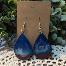 Load image into Gallery viewer, Resin shapes dangle earrings
