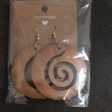 Load image into Gallery viewer, Wooden earrings   (16-34)
