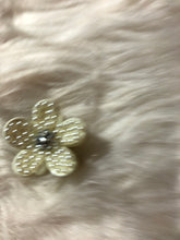 Load image into Gallery viewer, Small Bling rhinestone Flower Hair Clip
