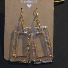Load image into Gallery viewer, Clear resin and gold flakes dangle earrings

