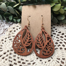 Load image into Gallery viewer, Wooden earrings
