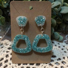 Load image into Gallery viewer, Resin shapes dangle earrings
