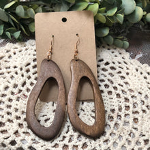 Load image into Gallery viewer, Wooden earrings
