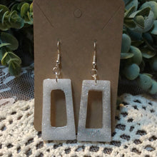 Load image into Gallery viewer, Resin shapes dangle earrings
