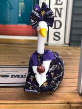 Load image into Gallery viewer, Minnesota Vikings Porch Goose Outfit 23"
