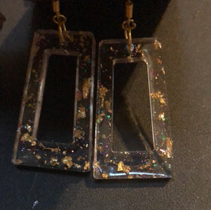 Clear resin and gold flakes dangle earrings