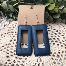 Load image into Gallery viewer, Wooden earrings
