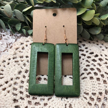 Load image into Gallery viewer, Wooden earrings
