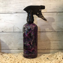 Load image into Gallery viewer, Decorated 15 ounce spray bottle
