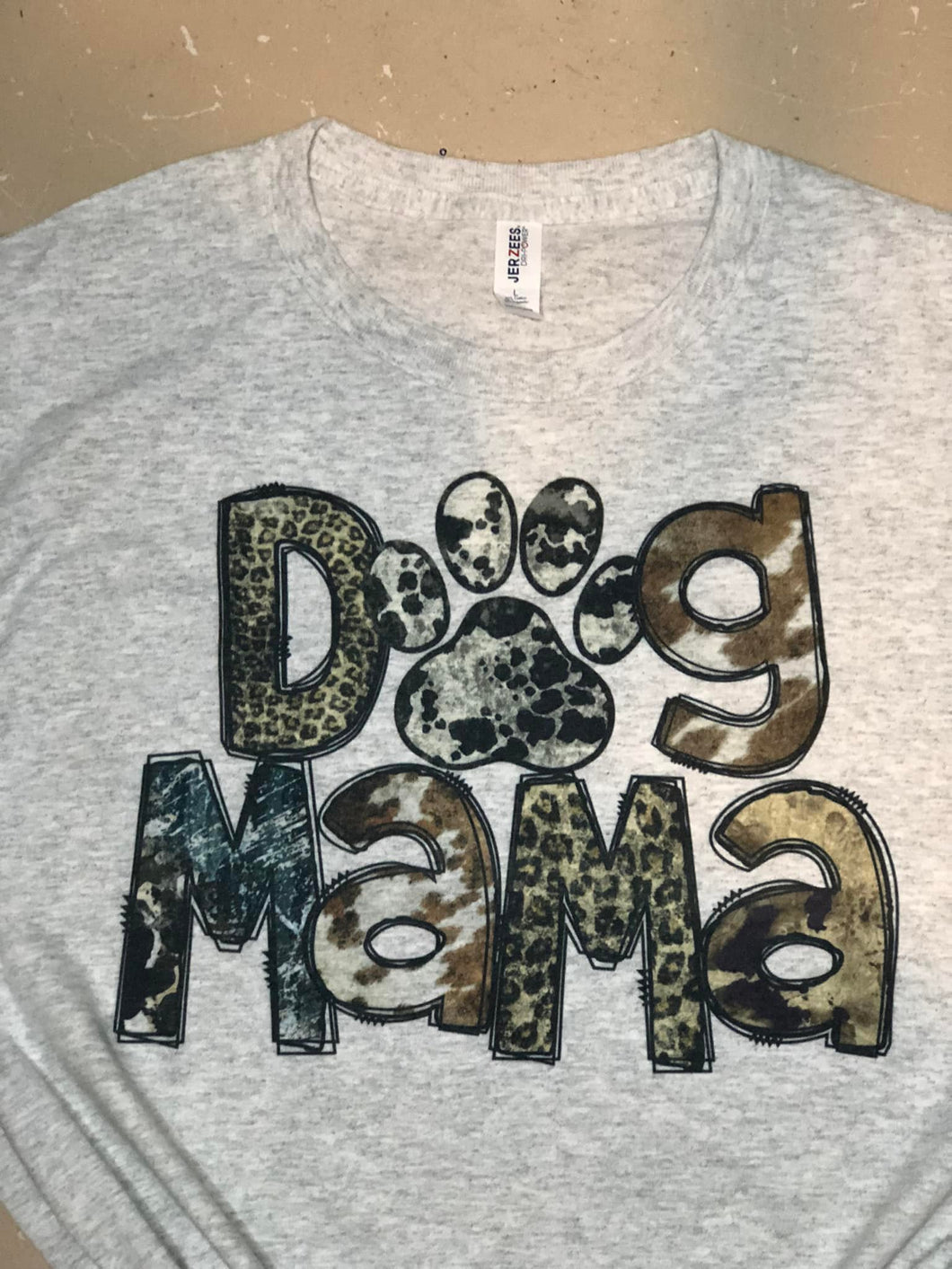 Dog Mama T-shirt for that pet 